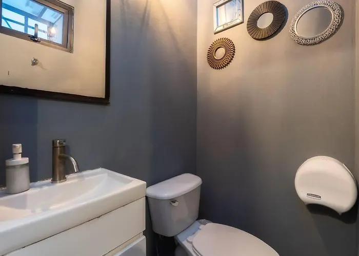 3ph Amazing 2bdrm 2bath Private Terrace Fits 10 *
